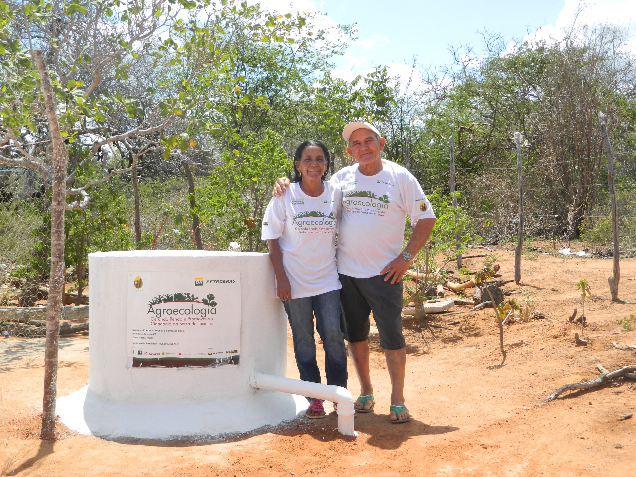 Foto 10 sistema  de boia construído na comunidade Flores de Baixo Petrobrás.JPG